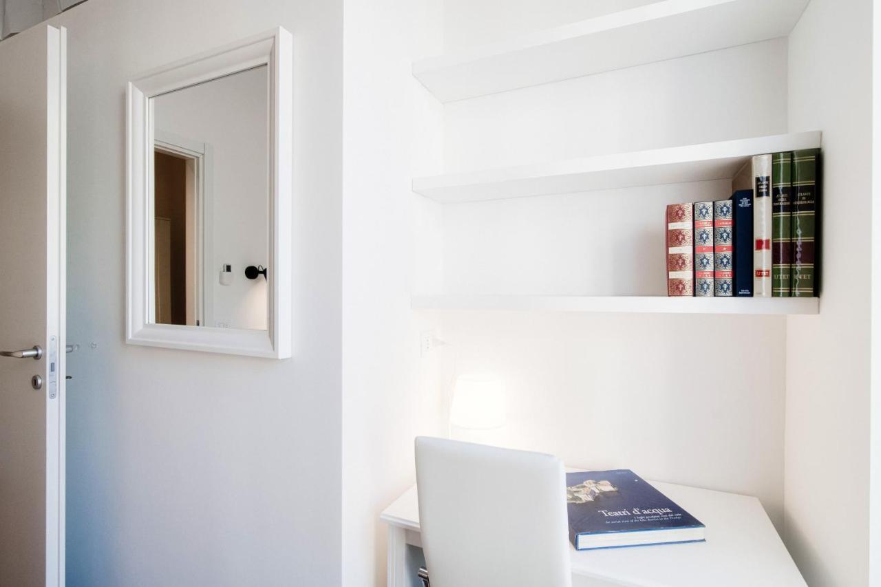 White Loft Como Central - The House Of Travelers Esterno foto